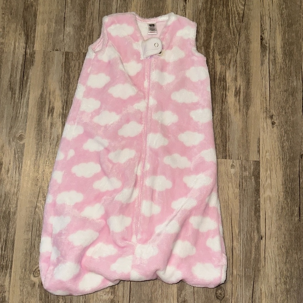 Like new worn once baby fleece sleep sack.